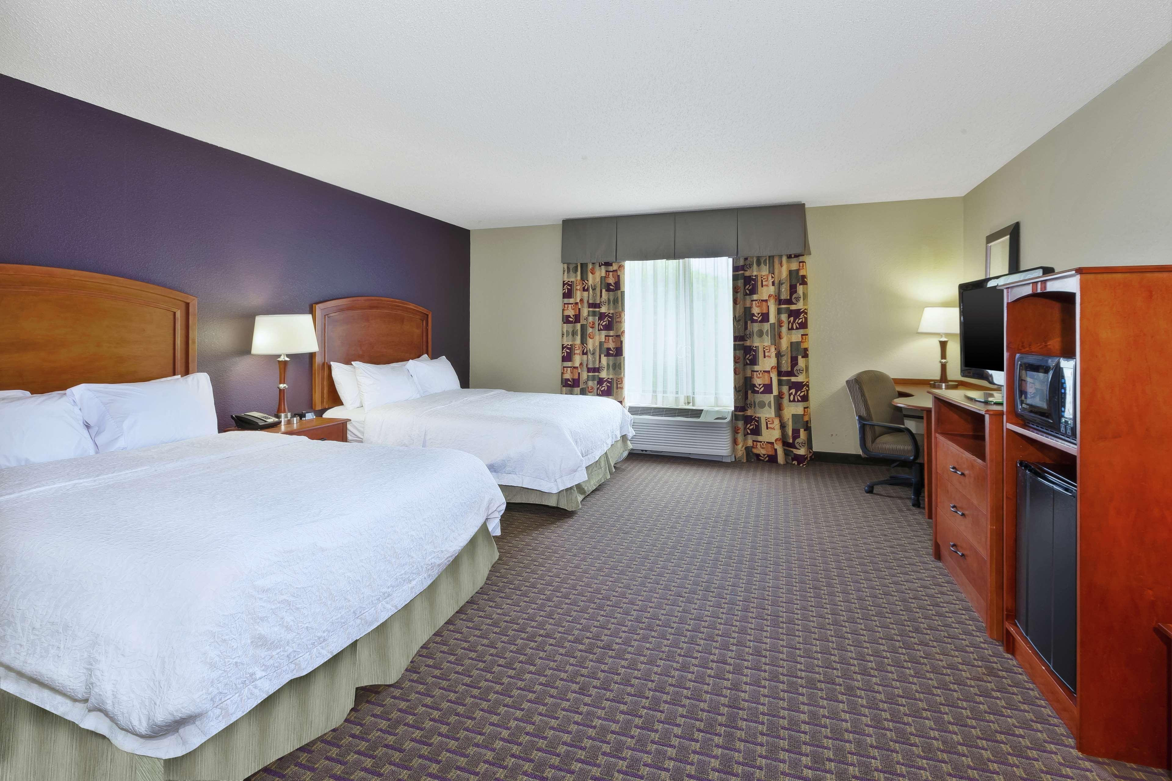 Hampton Inn & Suites Grand Rapids-Airport 28Th St Cascade Exterior photo